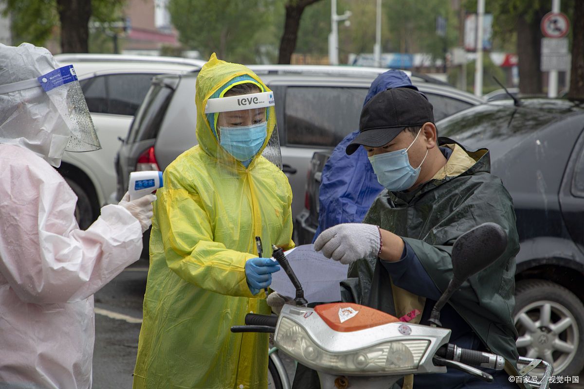 在穿防护服的时候怎么让身体感受到凉快？