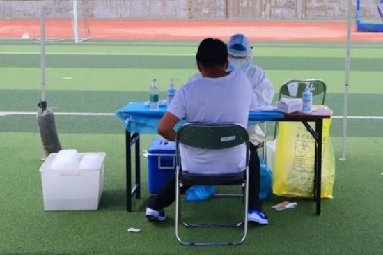 穿着防护服时可配置“风冷马甲”散热